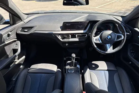 HV71OHX BMW 1 Series 118i [136] M Sport 5dr Thumbnail #35