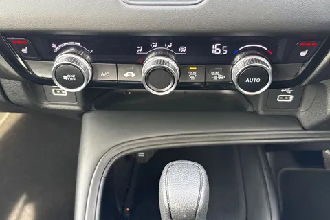 MV23UVZ Honda HR-V 1.5 eHEV Elegance 5dr CVT Thumbnail #22