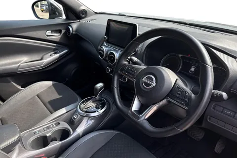WL72BSU Nissan Juke 1.6 N-Connecta Auto Euro 6 5dr Thumbnail #9