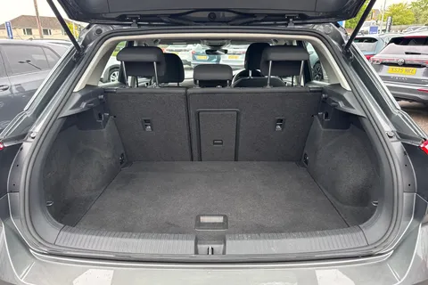 DA18YOT Volkswagen T-Roc 1.5 TSI EVO SE 5dr ⭐1 Year VW Warranty⭐ Thumbnail #8