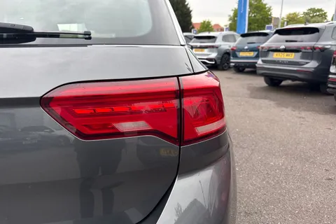 DA18YOT Volkswagen T-Roc 1.5 TSI EVO SE 5dr ⭐1 Year VW Warranty⭐ Thumbnail #27