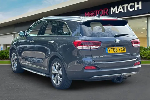 YT66YXR Kia Sorento 2.2 CRDi KX-4 Auto AWD Euro 6 5dr Thumbnail #3