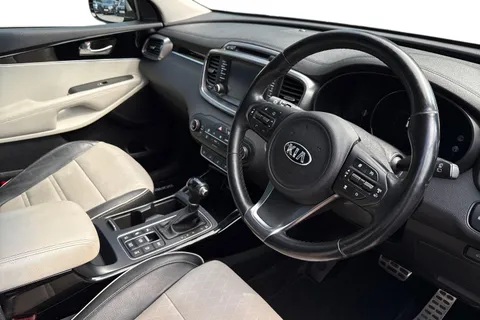 YT66YXR Kia Sorento 2.2 CRDi KX-4 Auto AWD Euro 6 5dr Thumbnail #9