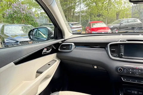 YT66YXR Kia Sorento 2.2 CRDi KX-4 Auto AWD Euro 6 5dr Thumbnail #16