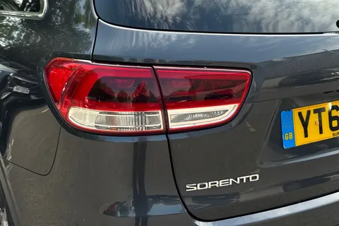 YT66YXR Kia Sorento 2.2 CRDi KX-4 Auto AWD Euro 6 5dr Thumbnail #17