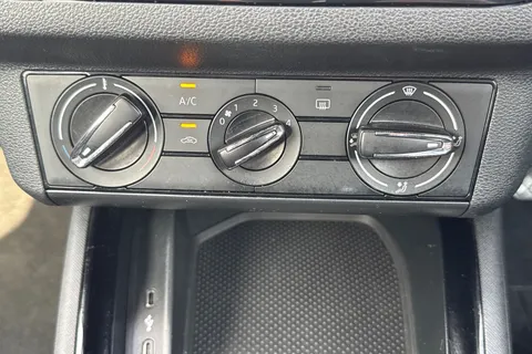 DA22CZP Škoda Kamiq 1.0 TSI 95 SE 5dr Thumbnail #21