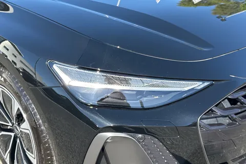 PY26AZX Audi A6 Saloon S line e-hybrid quattro 299 PS S tronic Thumbnail #9
