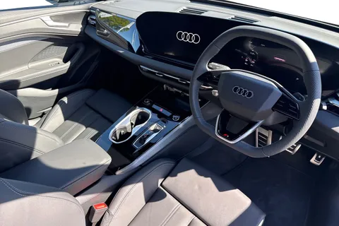 PY26AZX Audi A6 Saloon S line e-hybrid quattro 299 PS S tronic Thumbnail #14