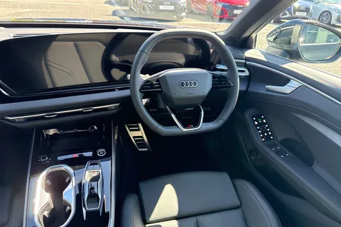 PY26AZX Audi A6 Saloon S line e-hybrid quattro 299 PS S tronic Thumbnail #18
