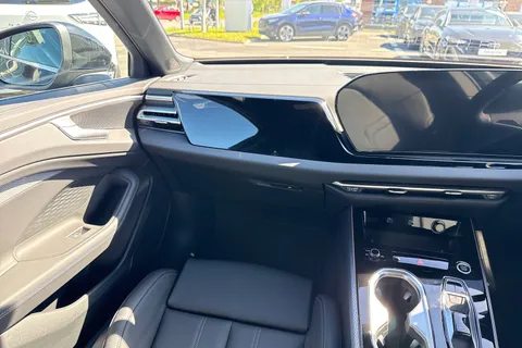 PY26AZX Audi A6 Saloon S line e-hybrid quattro 299 PS S tronic Thumbnail #20