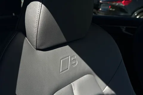 PY26AZX Audi A6 Saloon S line e-hybrid quattro 299 PS S tronic Thumbnail #45