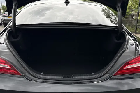 LK19JLO Mercedes-Benz Cla Class 1.6 CLA200 AMG Line Night Edition Coupe 7G-DCT Euro 6 (s/s) 4dr Thumbnail #10