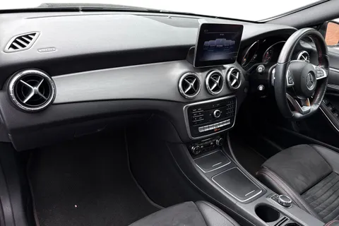 LK19JLO Mercedes-Benz Cla Class 1.6 CLA200 AMG Line Night Edition Coupe 7G-DCT Euro 6 (s/s) 4dr Thumbnail #17