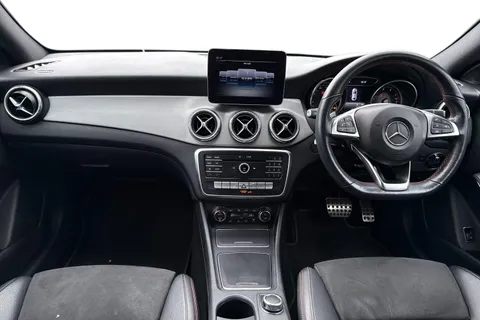 LK19JLO Mercedes-Benz Cla Class 1.6 CLA200 AMG Line Night Edition Coupe 7G-DCT Euro 6 (s/s) 4dr Thumbnail #18