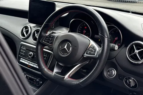 LK19JLO Mercedes-Benz Cla Class 1.6 CLA200 AMG Line Night Edition Coupe 7G-DCT Euro 6 (s/s) 4dr Thumbnail #31