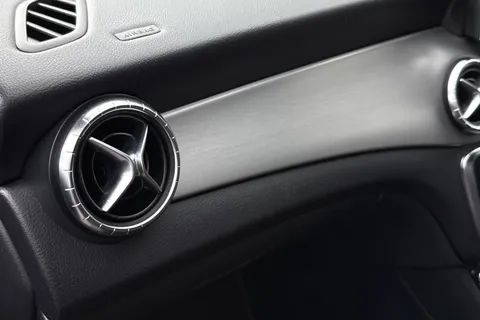 LK19JLO Mercedes-Benz Cla Class 1.6 CLA200 AMG Line Night Edition Coupe 7G-DCT Euro 6 (s/s) 4dr Thumbnail #34