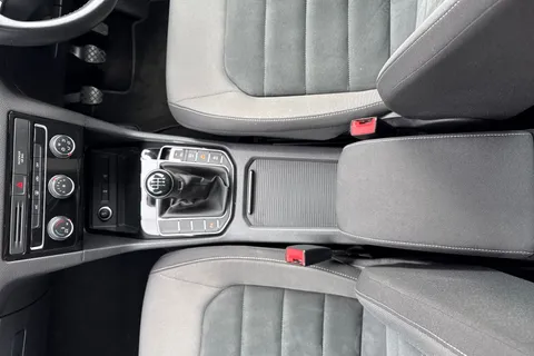 KR68XEV Volkswagen Golf SV 1.5 TSI EVO GT Euro 6 (s/s) 5dr Thumbnail #37