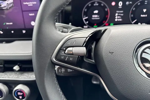 SG74UWP Škoda Superb 1.5 TSI e-TEC MHEV SE L DSG Euro 6 (s/s) 5dr Thumbnail #40