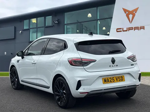 MA25VSD Renault Clio 1.6 E-TECH esprit Alpine Auto Euro 6 (s/s) 5dr Thumbnail #3