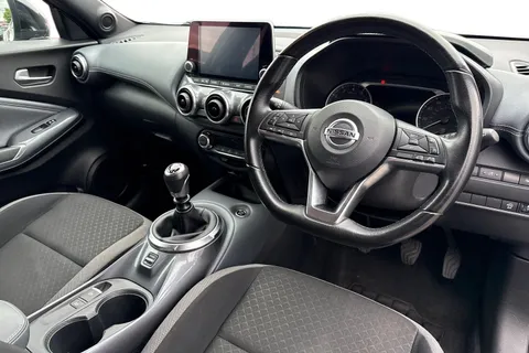 YB70TOU Nissan Juke 1.0 DIG-T N-Connecta Euro 6 (s/s) 5dr Thumbnail #19