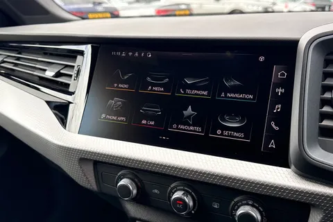 DK75UOL Audi A1 S line 30 TFSI 116 PS S tronic Thumbnail #32