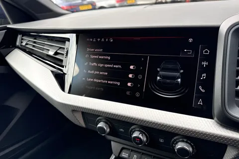 DK75UOL Audi A1 S line 30 TFSI 116 PS S tronic Thumbnail #41