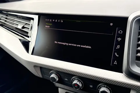 DK75UOL Audi A1 S line 30 TFSI 116 PS S tronic Thumbnail #46