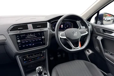 HW72KRJ Volkswagen Tiguan Allspace 1.5 TSI Life Euro 6 (s/s) 5dr Thumbnail #18