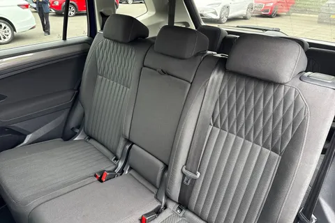 HW72KRJ Volkswagen Tiguan Allspace 1.5 TSI Life Euro 6 (s/s) 5dr Thumbnail #19