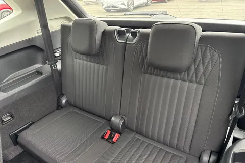 HW72KRJ Volkswagen Tiguan Allspace 1.5 TSI Life Euro 6 (s/s) 5dr Thumbnail #36