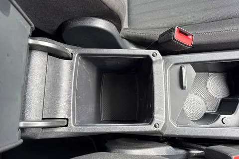 HW72KRJ Volkswagen Tiguan Allspace 1.5 TSI Life Euro 6 (s/s) 5dr Thumbnail #61