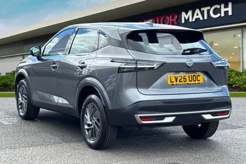 LV25UOC Nissan Qashqai 1.3 DIG-T MHEV Acenta Premium Euro 6 (s/s) 5dr Thumbnail #3