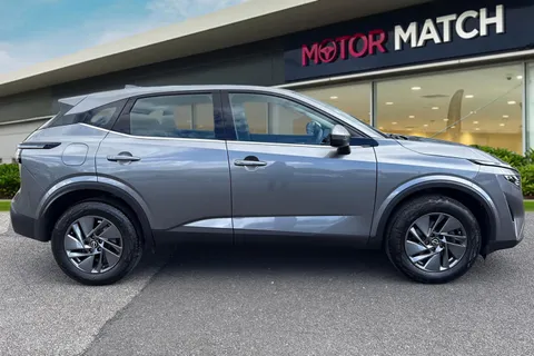 LV25UOC Nissan Qashqai 1.3 DIG-T MHEV Acenta Premium Euro 6 (s/s) 5dr Thumbnail #4