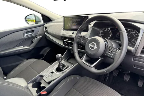 LV25UOC Nissan Qashqai 1.3 DIG-T MHEV Acenta Premium Euro 6 (s/s) 5dr Thumbnail #15