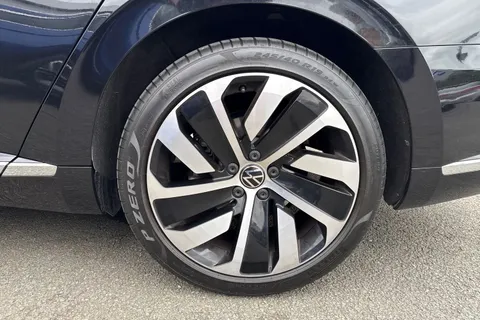 DA75HYH Volkswagen Arteon 1.4 TSI eHybrid R-Line 5dr DSG | Panoramic Sunroof | Adaptive Cruise Contro Thumbnail #12