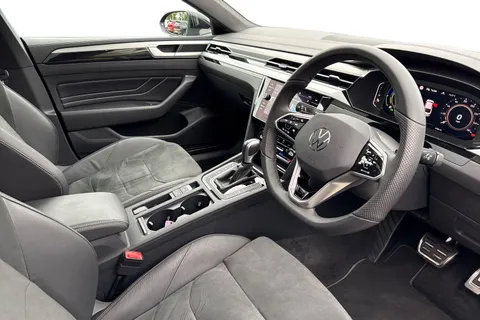 DA75HYH Volkswagen Arteon 1.4 TSI eHybrid R-Line 5dr DSG | Panoramic Sunroof | Adaptive Cruise Contro Thumbnail #14