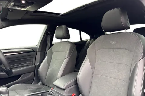DA75HYH Volkswagen Arteon 1.4 TSI eHybrid R-Line 5dr DSG | Panoramic Sunroof | Adaptive Cruise Contro Thumbnail #16