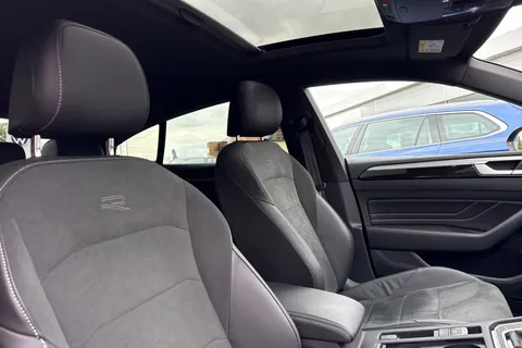 DA75HYH Volkswagen Arteon 1.4 TSI eHybrid R-Line 5dr DSG | Panoramic Sunroof | Adaptive Cruise Contro Thumbnail #24