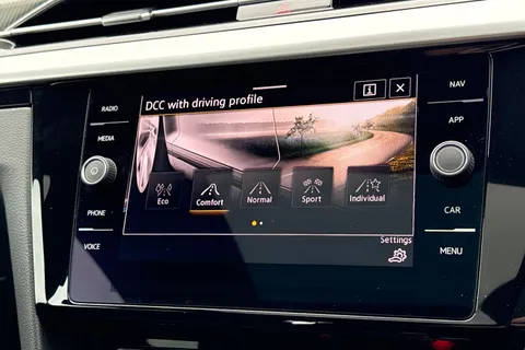 DA75HYH Volkswagen Arteon 1.4 TSI eHybrid R-Line 5dr DSG | Panoramic Sunroof | Adaptive Cruise Contro Thumbnail #32