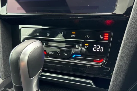 DA75HYH Volkswagen Arteon 1.4 TSI eHybrid R-Line 5dr DSG | Panoramic Sunroof | Adaptive Cruise Contro Thumbnail #34