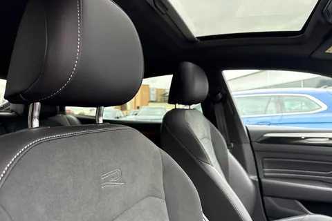 DA75HYH Volkswagen Arteon 1.4 TSI eHybrid R-Line 5dr DSG | Panoramic Sunroof | Adaptive Cruise Contro Thumbnail #35