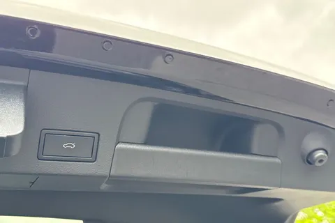 DA75HYH Volkswagen Arteon 1.4 TSI eHybrid R-Line 5dr DSG | Panoramic Sunroof | Adaptive Cruise Contro Thumbnail #37