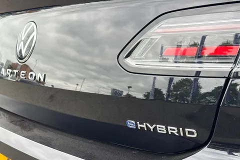 DA75HYH Volkswagen Arteon 1.4 TSI eHybrid R-Line 5dr DSG | Panoramic Sunroof | Adaptive Cruise Contro Thumbnail #38