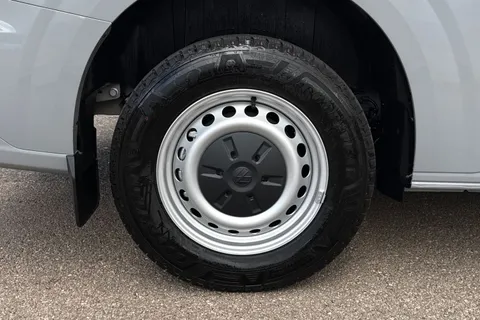 KY26NGN Volkswagen E-Transporter 136PS 100kW 65kWh Commerce Plus Van Auto Thumbnail #13