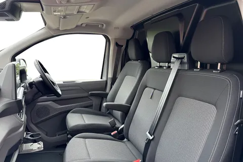 KY26NGN Volkswagen E-Transporter 136PS 100kW 65kWh Commerce Plus Van Auto Thumbnail #17