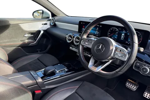 CN70WOM Mercedes-Benz A Class 2.0 A200d AMG Line (Premium 2) 8G-DCT Euro 6 (s/s) 4dr Thumbnail #9