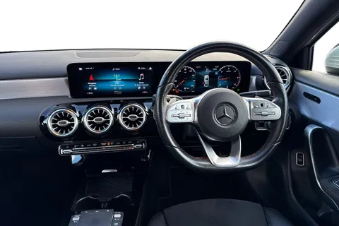 CN70WOM Mercedes-Benz A Class 2.0 A200d AMG Line (Premium 2) 8G-DCT Euro 6 (s/s) 4dr Thumbnail #14