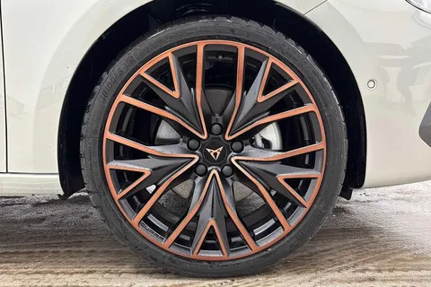 KW75TMO CUPRA Leon 1.5 eTSI 150 V3 5dr DSG **Delivery Mileage** Thumbnail #5