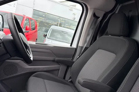 KR26GFJ Volkswagen E-Transporter 136PS 100kW 65kWh Commerce Plus Van Auto Thumbnail #51