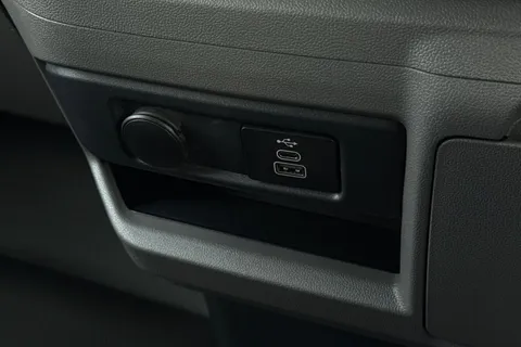 KR26GFJ Volkswagen E-Transporter 136PS 100kW 65kWh Commerce Plus Van Auto Thumbnail #52